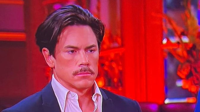 wrexweed's tweet photo. That face when the ex-girlfriend you deeply betrayed made $200,000 in less than a month selling t-shirts while you pay out of pocket to travel the country singing karaoke like a fuckin schlub #PumpRules https://t.co/m8nj2FQ7nq