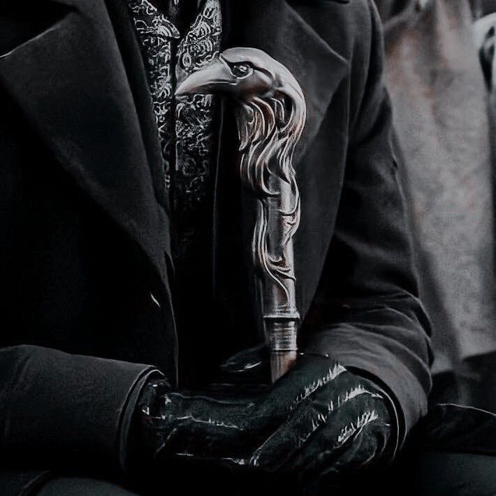 Miss Kanej || #SaveShadowAndBone || Semi ia tweet media