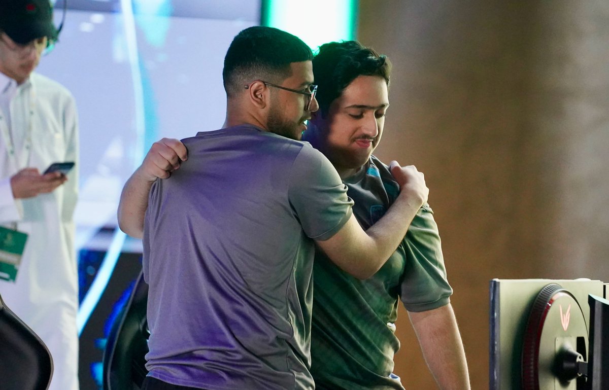 اللهم لك الحمد حققنا المركز الرابع في بطولة المملكة مع نادي الفتح في أول مشاركة لنا ولي شخصيًا 
راضي اتم الرضا على المستوى وبإذن الله هذي بداية الانطلاقة ، شكرًا لجميع المنظمين واللاعبين تشرفت بالجميع 🙏🏽💚💙

<a href="/FatehClub/">نادي الفتح السعودي</a> 
<a href="/MuhAlmutairi/">Muhammed Almutairi</a> 
<a href="/SirMoha9/">Môha</a>