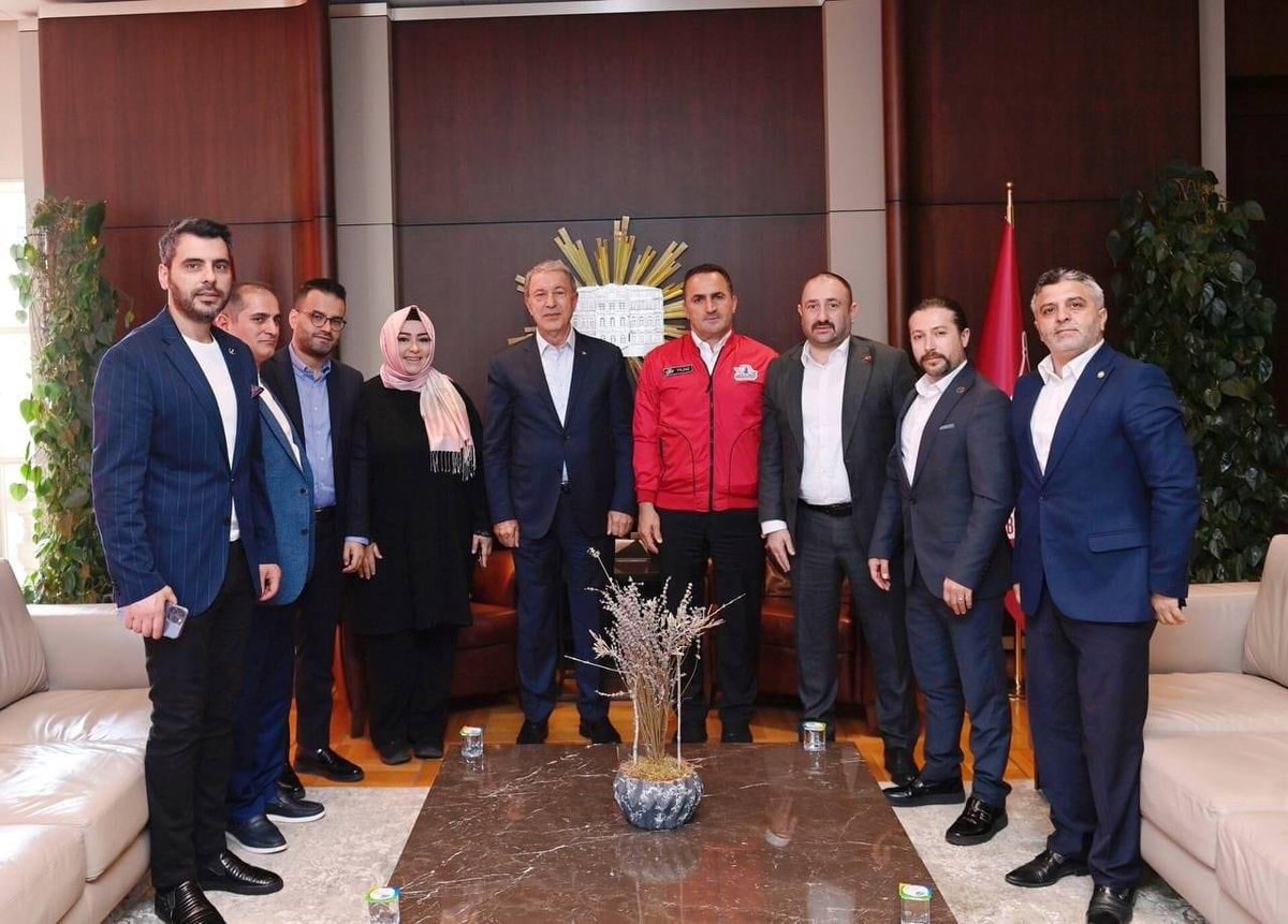 GulepAhmet's tweet photo. Milli Savunma Bakanımız Sn.Hulisi AKAR’ı Beyoğlu Belediyemizde ağırladık.

Belediye Bşk’mız ve Cumhur ittifakı ilçe Bşk.larımızla birlikte bizleri ziyaret eden Bakanımıza nazik ziyaretlerinden dolayı teşekkür ederiz.

@haydaraliyildiz 

@rpbeyoglu @refahkadinbygl @gencrefahboglu https://t.co/XWGEyqjSgq