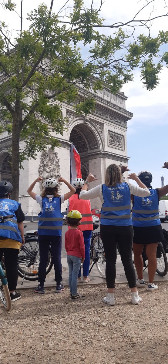 Première sortie dans #Paris pour la #team #véloécole @MdbPuteaux 💪🚲😁