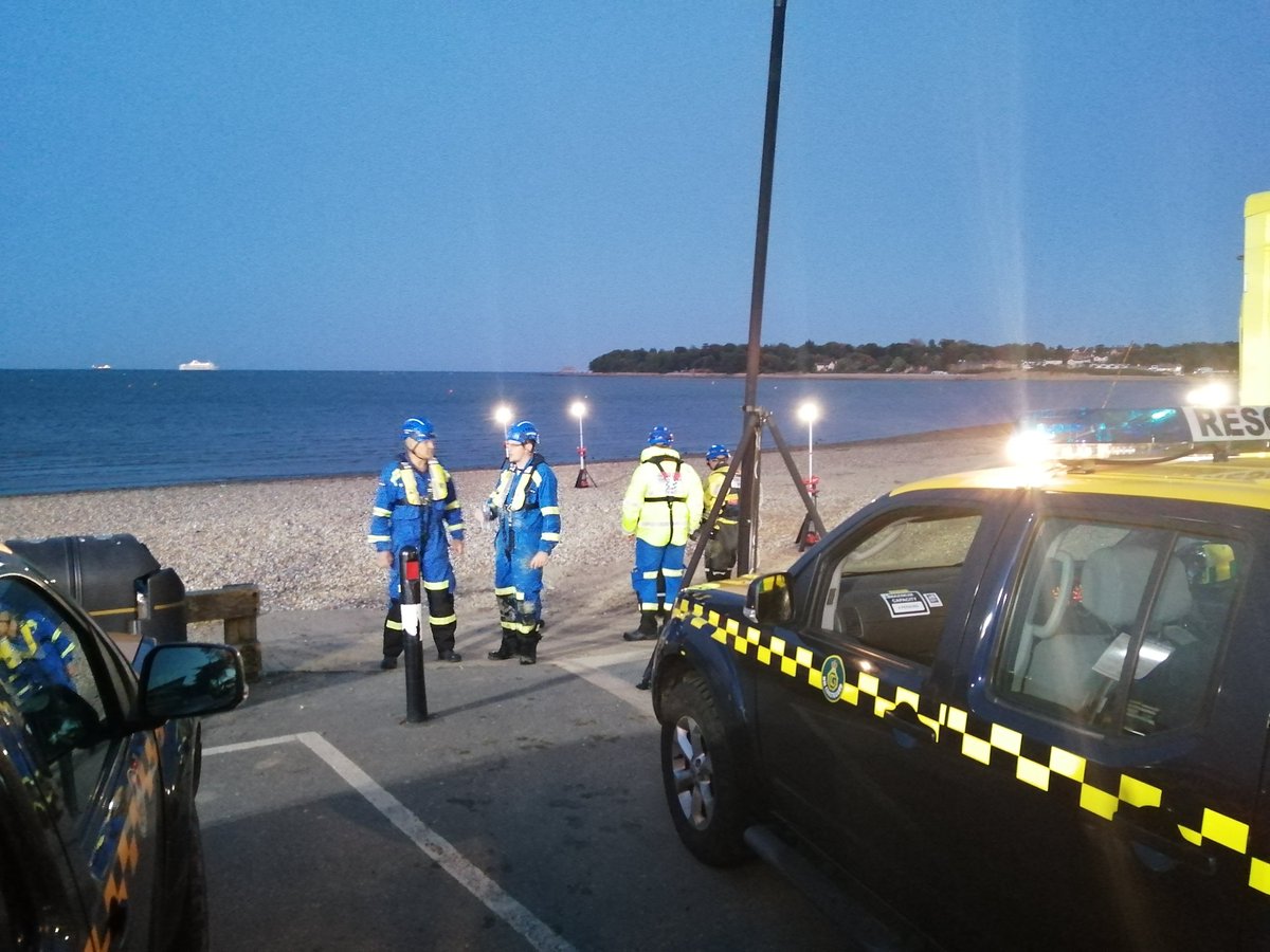 📟Callout 26/05/23 19:11 Tasked alongside @VentnorCRT @OFFICIALIOWAS @BembridgeRNLI and @HantsIOW_fire to a person stuck in the Mud near to Priory Bay St Helens, great @jesip999 principles demonstrated which resulted in a great outcome and extrication of the casualty