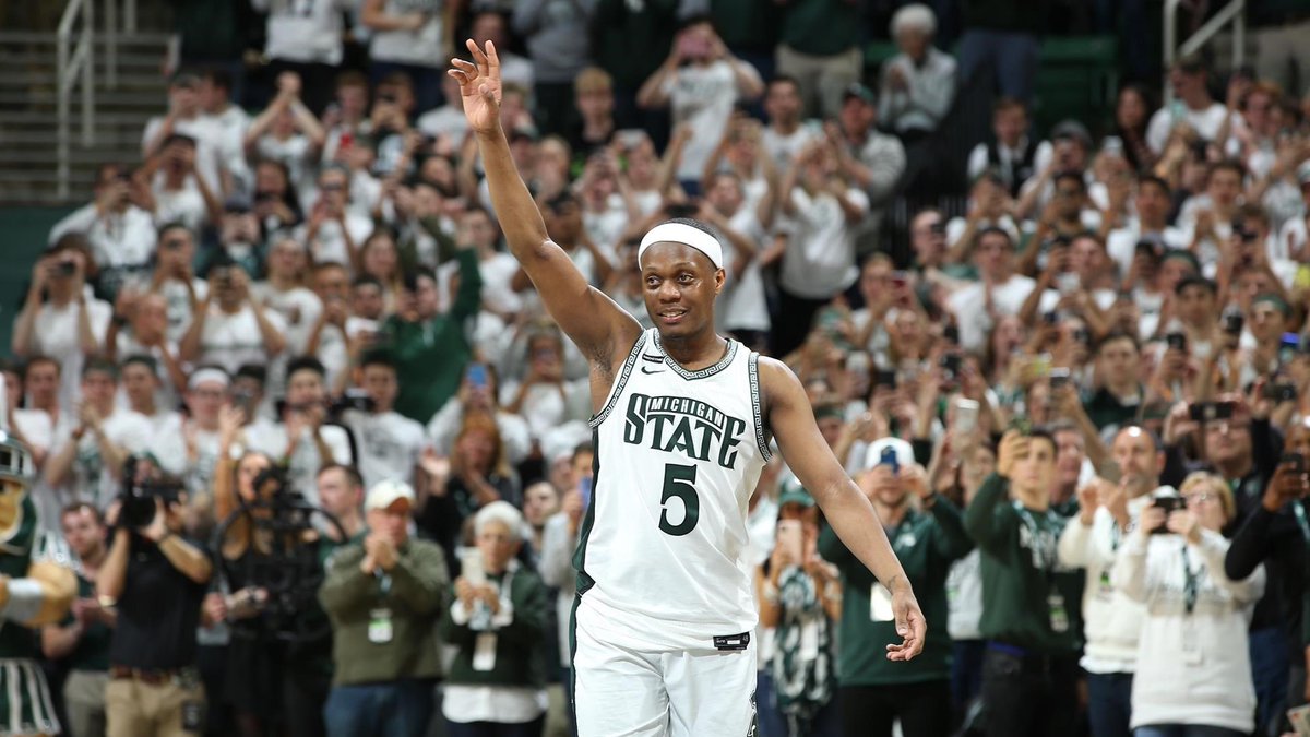 BarstoolMSU's tweet photo. Wrong. https://t.co/AaJNpwURC2