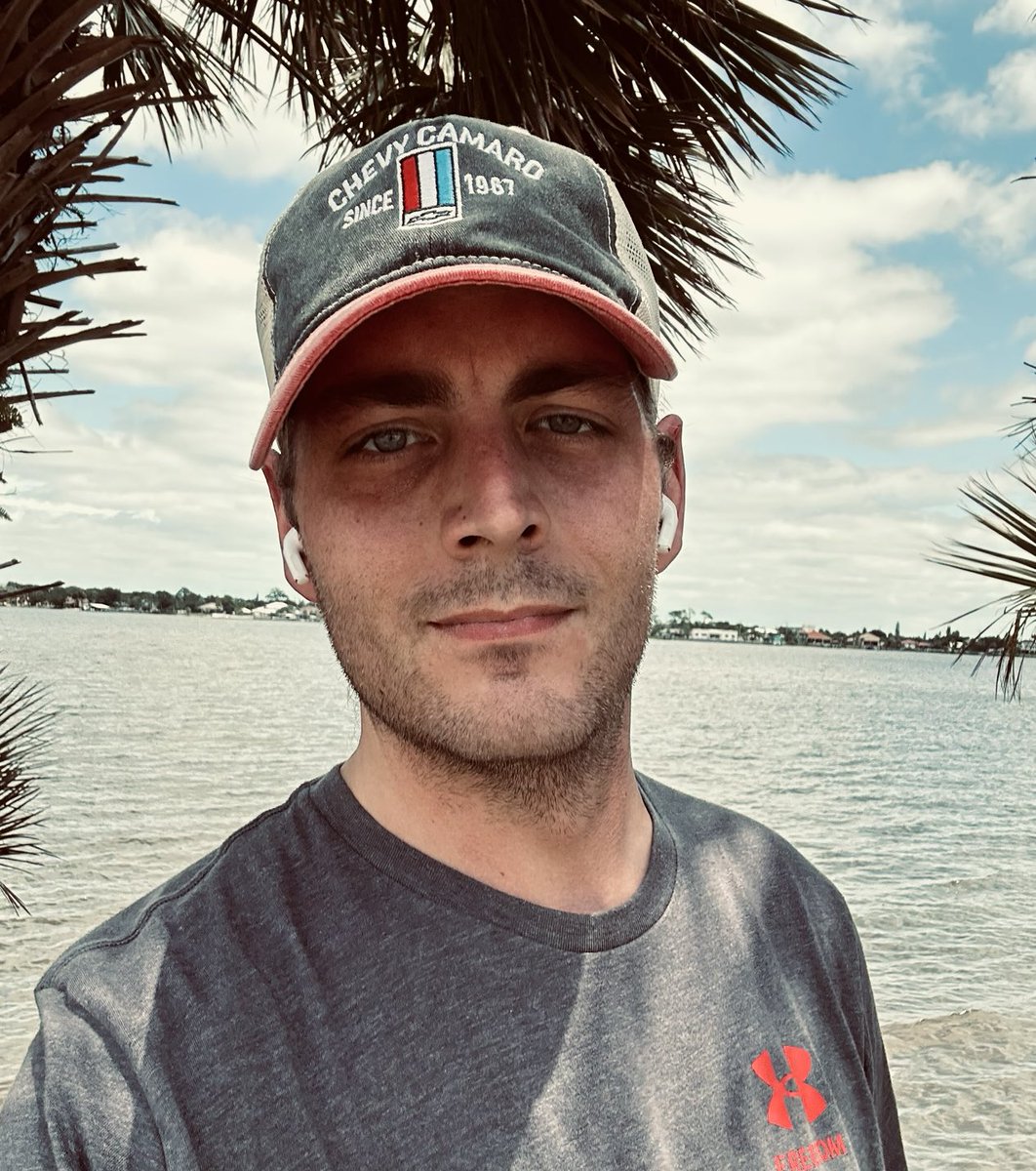 GizmosSpace3's tweet image. First time in 7 years that I ran for my own happiness and not for a PT test. 
And with smoke-free lungs too. 
#Running #DD214 #5kTraining