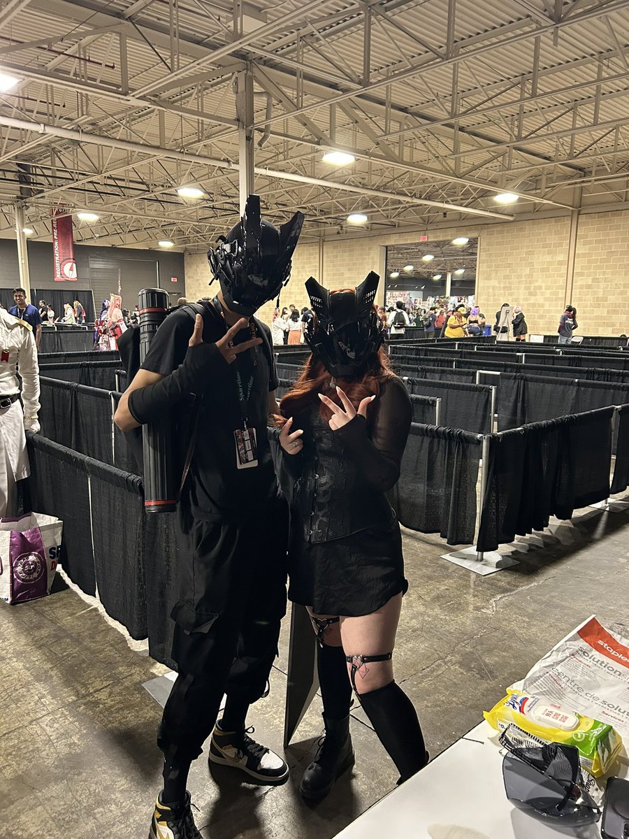 Atsumeiii's tweet photo. Met the wonderful @CottontailVA at Anime North this Saturday!!! ( I was so nervous  🫠 ) https://t.co/8nElB8CeG3