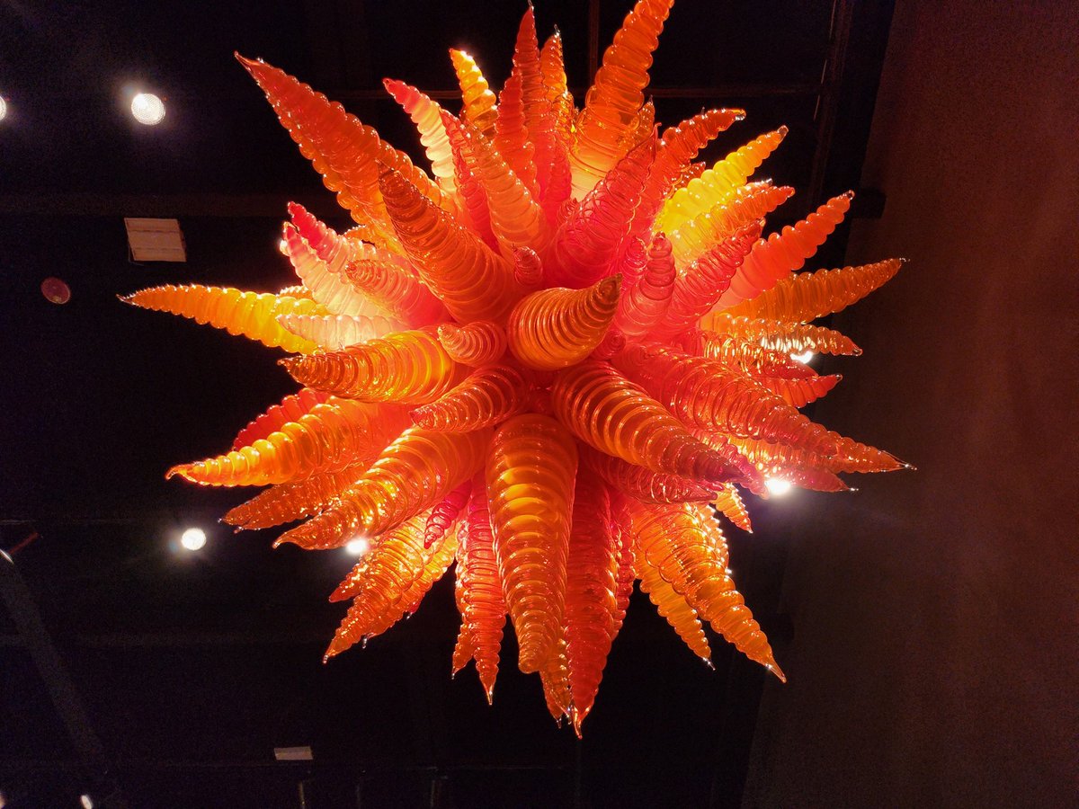 NulllBunny's tweet photo. Went to the Seattle garden and glass art exhibit! https://t.co/RiSH2KkAoB