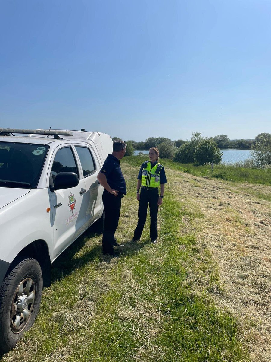 Humberside Fire & Rescue (@humbersidefire) on Twitter photo Our firefighters have been visiting open bodies of water across the region today with colleagues from <a href="/Humberbeat/">Humberside Police</a> to explain the dangers of open water and #ColdWaterShock
#BeWaterAware #StaySafe ๐๐โ๏ธ Our firefighters have been visiting open bodies of water across the region today with colleagues from <a href="/Humberbeat/">Humberside Police</a> to explain the dangers of open water and #ColdWaterShock
#BeWaterAware #StaySafe ๐๐โ๏ธ