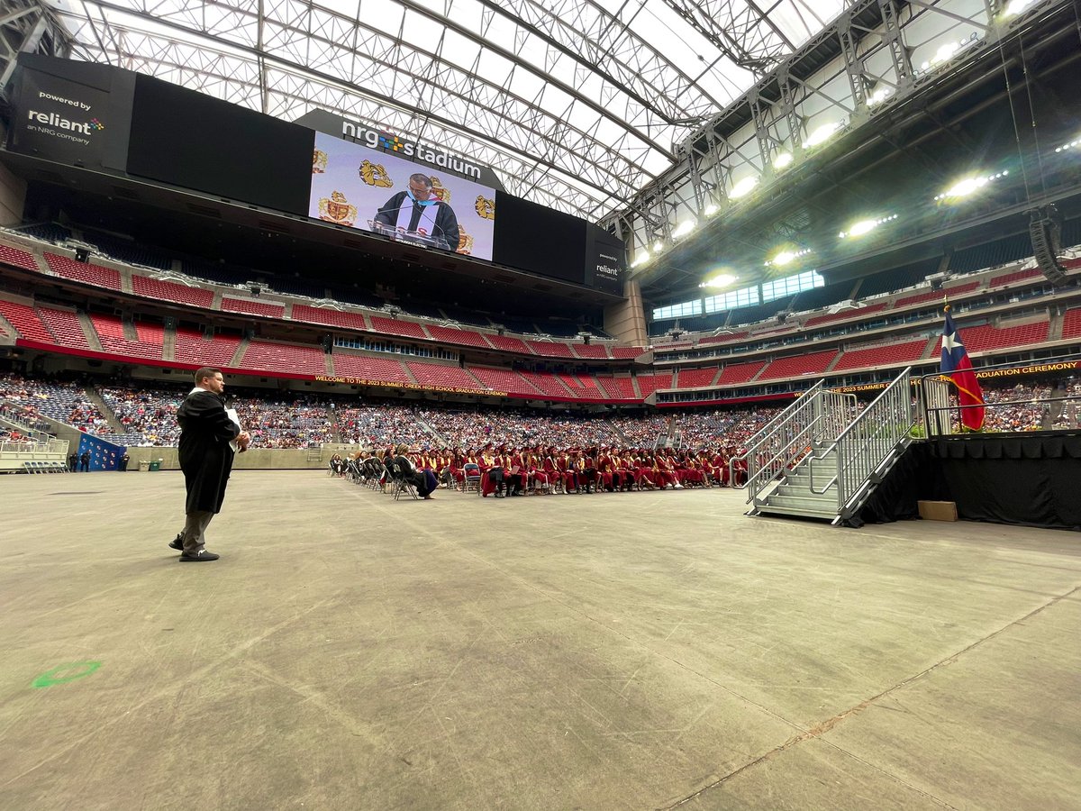 Congratulations to ALL @HumbleISD  2023 graduates! 🎉🎉 What a day to be a @HumbleISD_SCHS Bulldog! 🐾🎓 An immaculate ceremony orchestrated by @JoshDNation for the 6th year in a row! Thank you for all you do. #OnceABulldogAlwaysABulldog #BestIsTheStandard