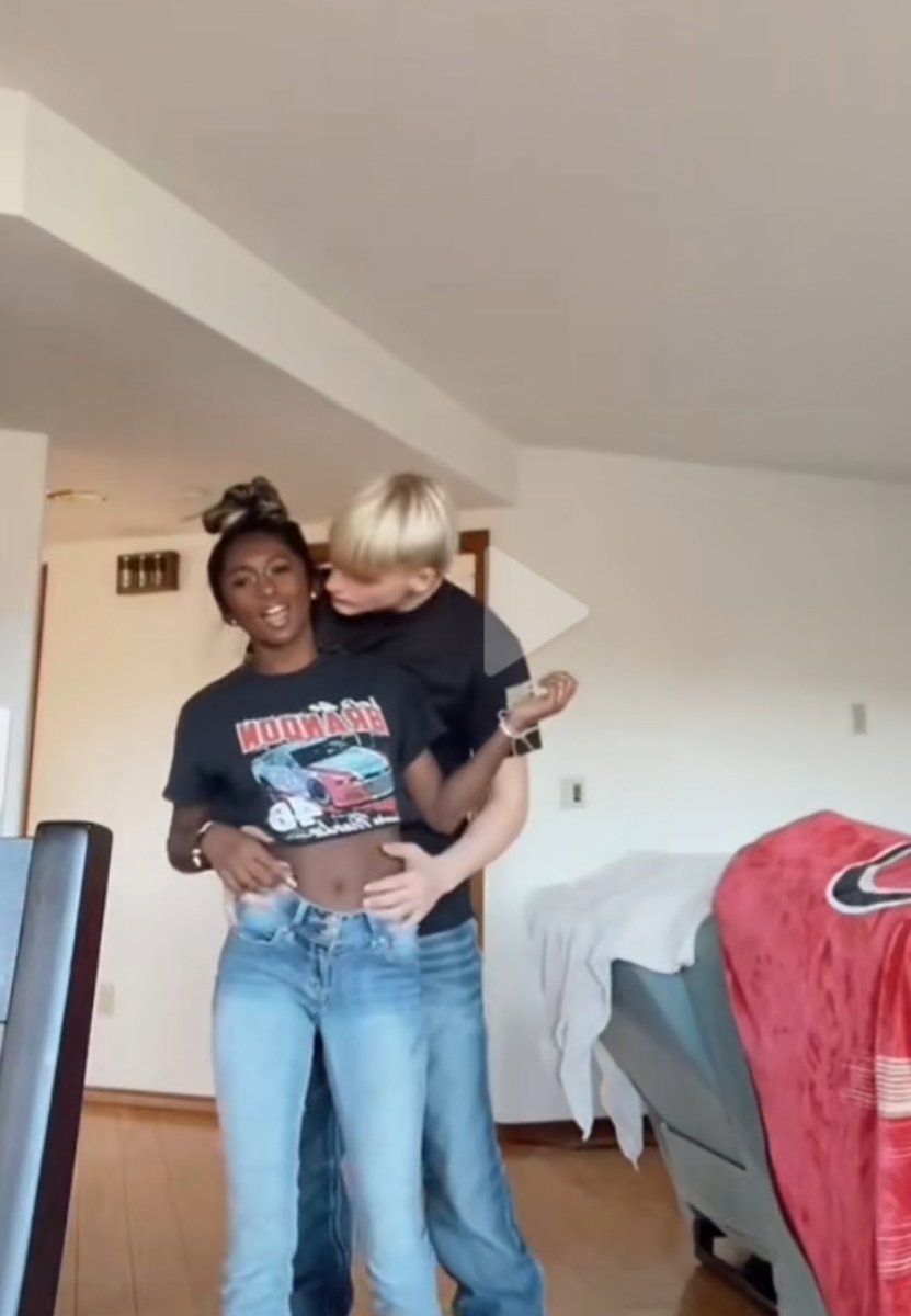 Jen_jen_jen_123's tweet photo. We found the Indian Rachel Dolezal. She claimed to be a republican black girl. And started saying how white people are better than black people said the n word and let her white bf say it. And now people found pictures of her family. All Indian. https://t.co/w6TcxKGn27