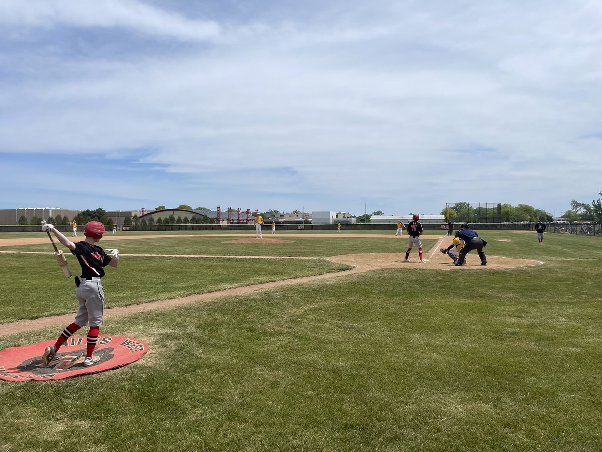 TheSeaver1's tweet photo. Regional final for @MSHawksBaseball against GBN 2-0 GBN in the 5th #MSHawkpride https://t.co/dbDV7y31Rr