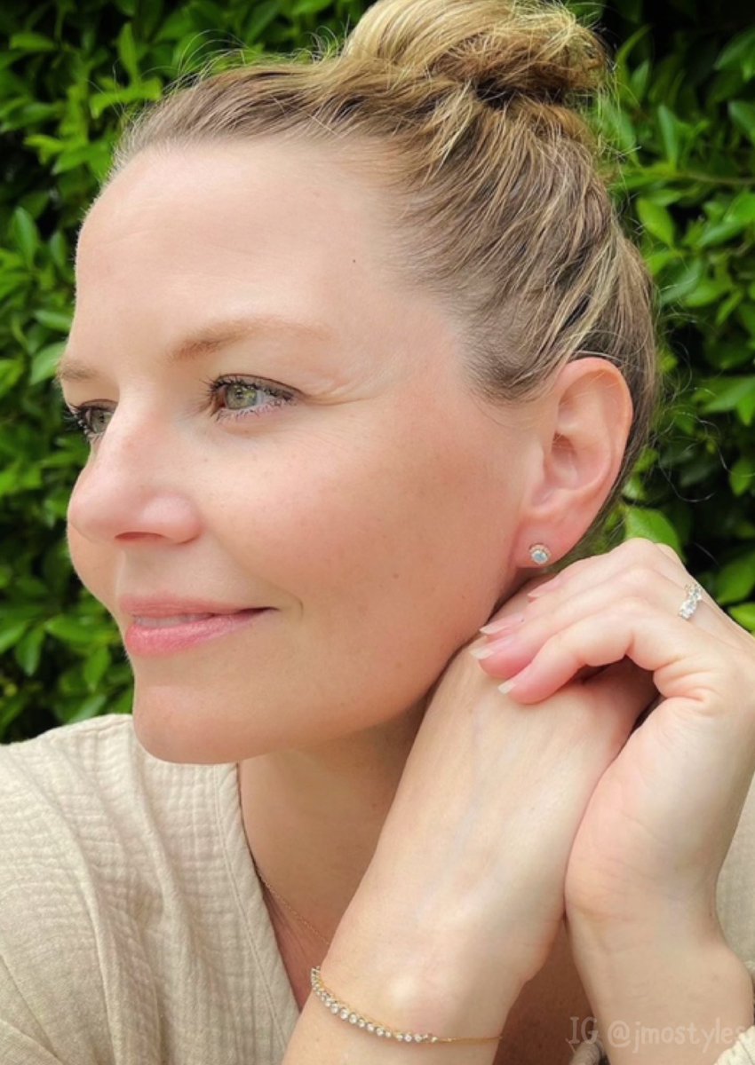 Jennifer Morrison wearing jewelry by <a href="/angarajewelry/">ANGARA</a>  
<a href="/jenmorrisonlive/">Jennifer Morrison</a> #jennifermorrison #jmostyles 
instagram.com/p/CswRCTirumk/…