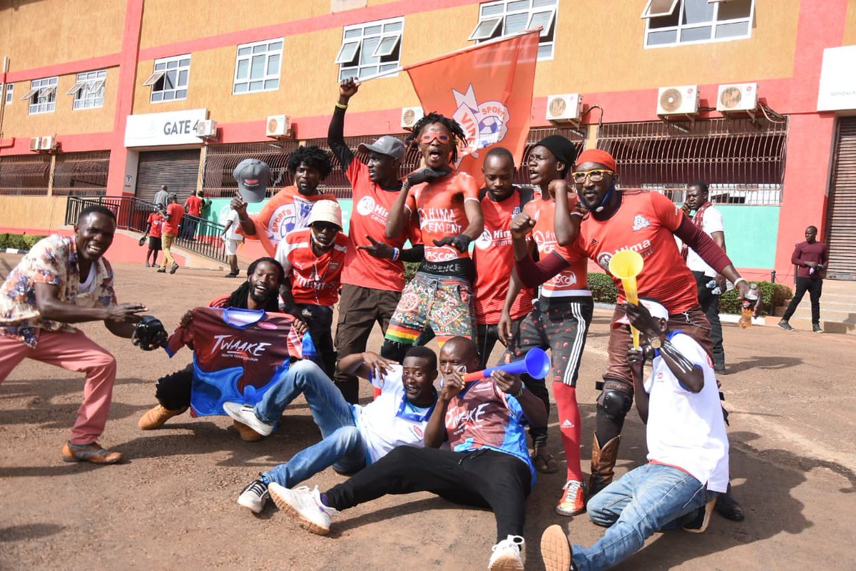 PlasconUganda's tweet photo. How it’s going …
2 in a row for the colourful gents of @VipersSC. 

#StarTimesUPL #Venoms #Twaake #IgniteYourColour #PlasconFootball https://t.co/wHNNd2IVeo