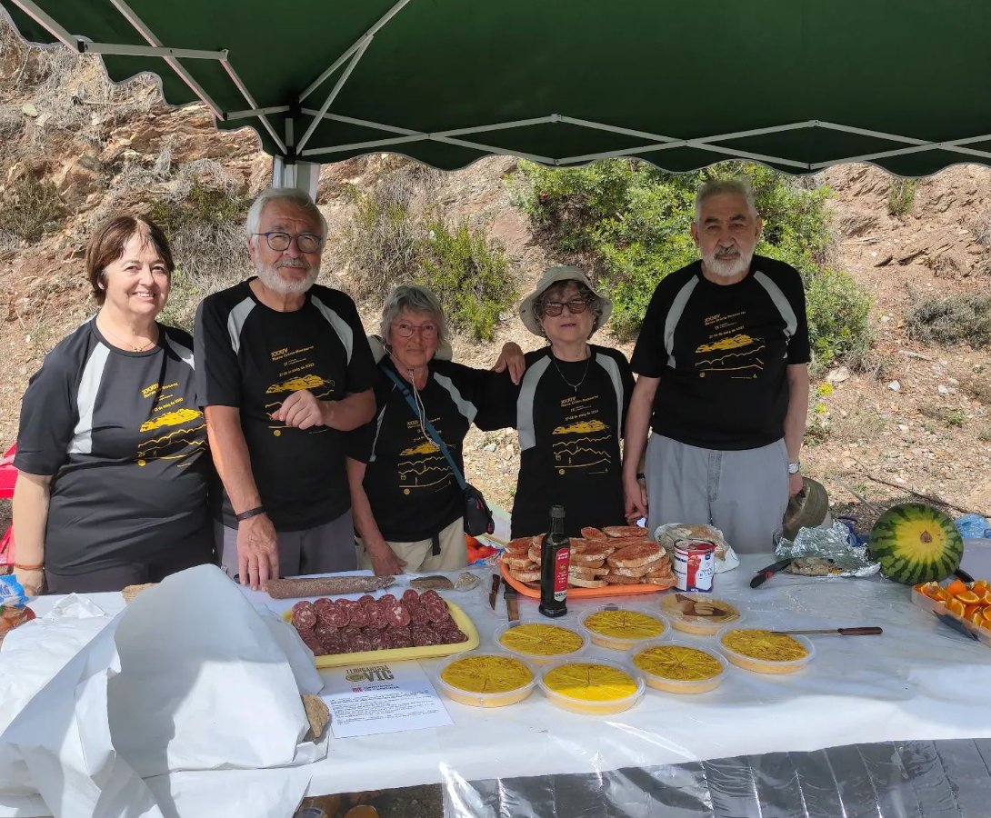LlonganissaVic's tweet photo. Ànims a tots i totes les que esteu participant a @marxaGM  ja sabeu que en els avituallaments podreu carregar-vos de bona proteïna amb la nostra @LlonganissaVic 

De la vila de Gràcia a Montserrat, una marxa que ja va per la seva vint-i-quatrena edició, i per moltes més! 

#LaGM https://t.co/moYgl8vTa7