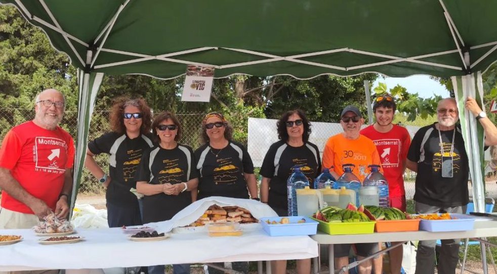 LlonganissaVic's tweet photo. Ànims a tots i totes les que esteu participant a @marxaGM  ja sabeu que en els avituallaments podreu carregar-vos de bona proteïna amb la nostra @LlonganissaVic 

De la vila de Gràcia a Montserrat, una marxa que ja va per la seva vint-i-quatrena edició, i per moltes més! 

#LaGM https://t.co/moYgl8vTa7
