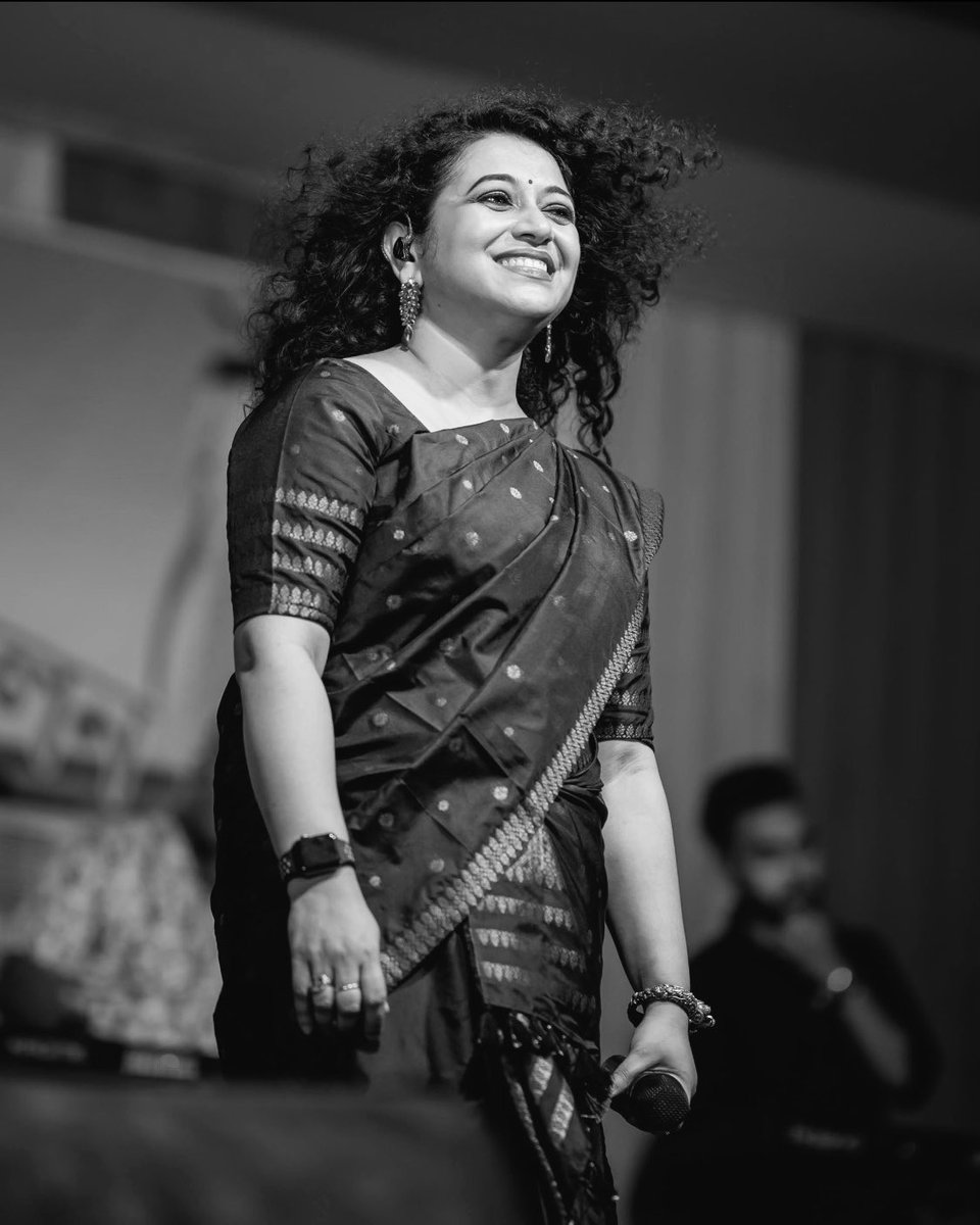 zublee's tweet photo. Performing tonight at Amranga, Barihat. Hoping to meet all you lovely people ❤️
.
.
📸 @rajkamalsaikia 🤍
.
.
#zband #zubleebaruah #bihutour2023 #traveldiaries #zbcurls #happiness #love #gratefulforthislife https://t.co/ZT7h4hnJKf