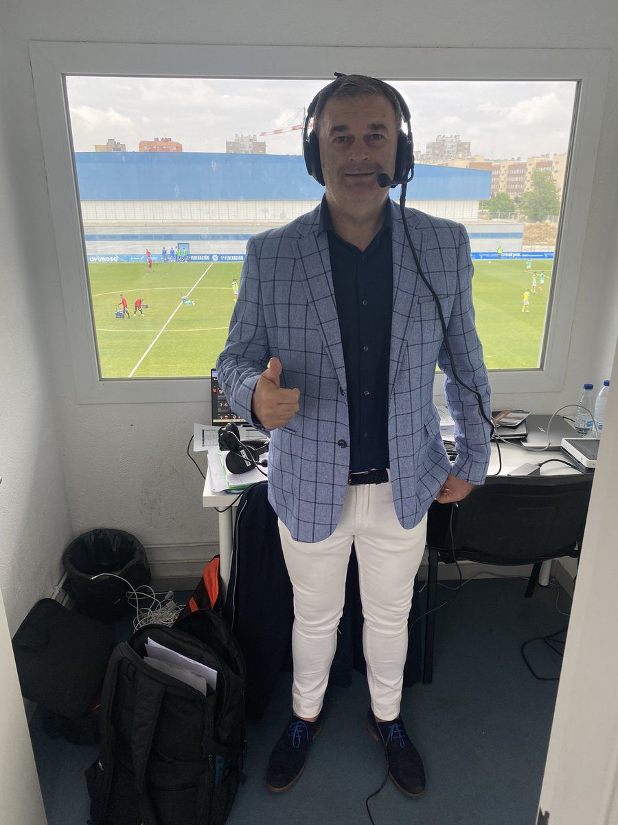 Desde el Estadio Fernando Torres para comentar en directo a partir de la 19:30 h en los micrófonos 🎙️ de Onda Madrid 106.0 fm el partido CF. Fuenlabrada- unionistas CF. , Feliz tarde de sábado . <a href="/Fuenla/">CFFuenlabrada</a> <a href="/UnionistasCF/">Unionistas de Salamanca CF</a> <a href="/PartidodelaOnda/">El Partido de la Onda</a> <a href="/ondamadrid/">Onda Madrid</a> <a href="/1rfef/">خطابة💍💞.</a>