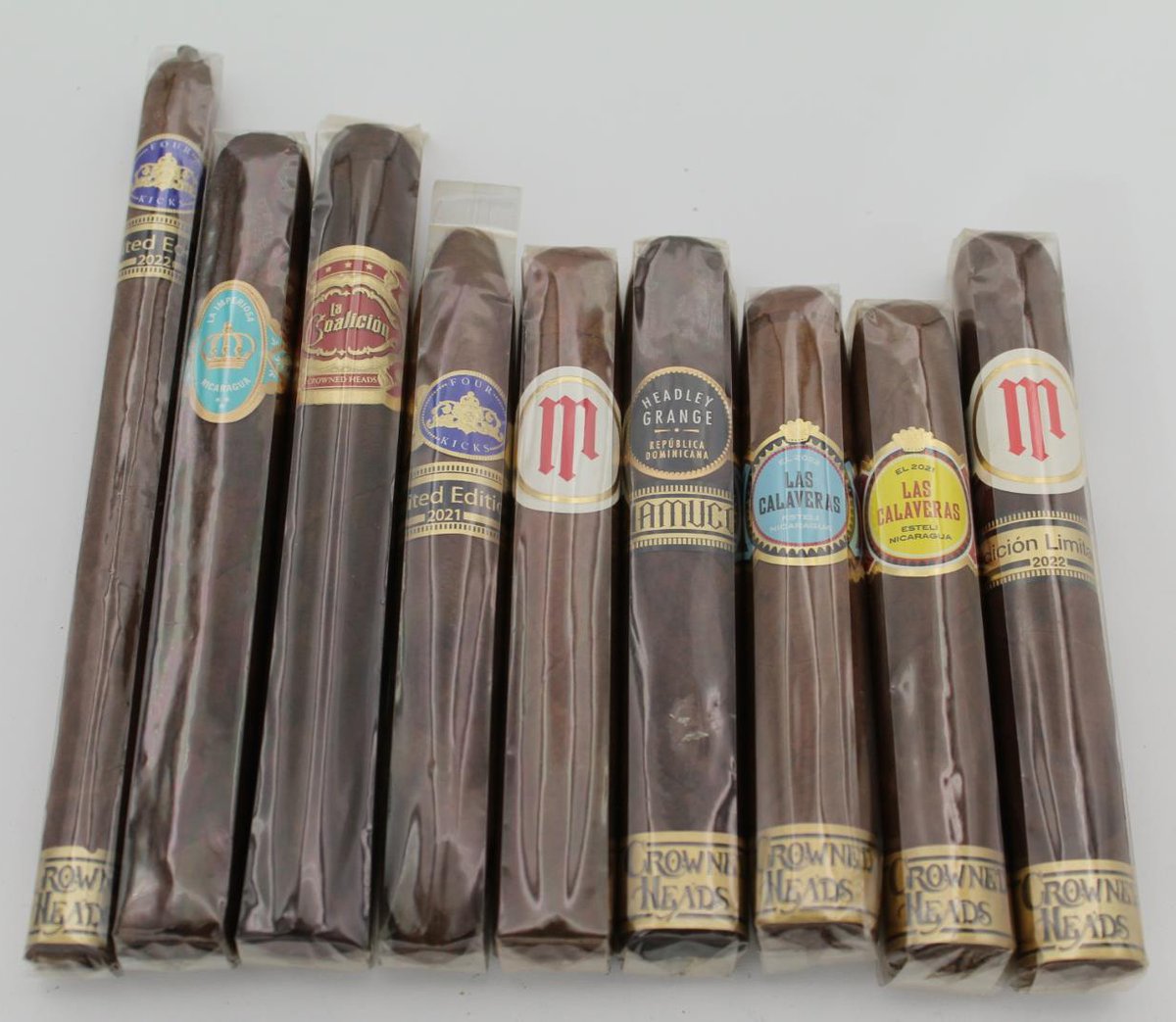 LOTS OF COOL SAMPLERS AVAILABLE right now on the site:

shouldismokethis.com/product-catego…

#ShouldISmokeThis #cigars #botl #CigarLife #SmokeWhatYouLike #blessed