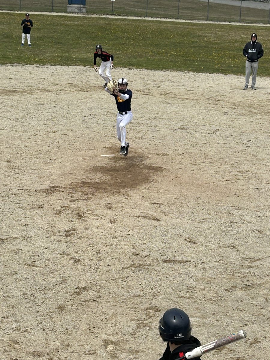 Joel Nash⚜️ (@joelnash_4) on Twitter photo Game 2: RCHS VS FRJH
FRJH comes out on top In 5 innings of play. Our players of the game was Will Morgan and Zack Barker. Congrats fellas <a href="/SoftballNL/">Softball NL</a> Game 2: RCHS VS FRJH
FRJH comes out on top In 5 innings of play. Our players of the game was Will Morgan and Zack Barker. Congrats fellas <a href="/SoftballNL/">Softball NL</a>