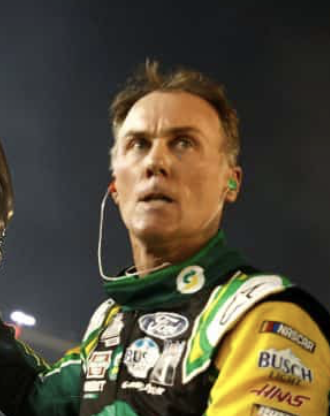 nascarcasm's tweet photo. How Kevin Harvick looks vs. how Kevin Harvick feels. #XfinitySeries #NASCAR https://t.co/siNIMMX0WD