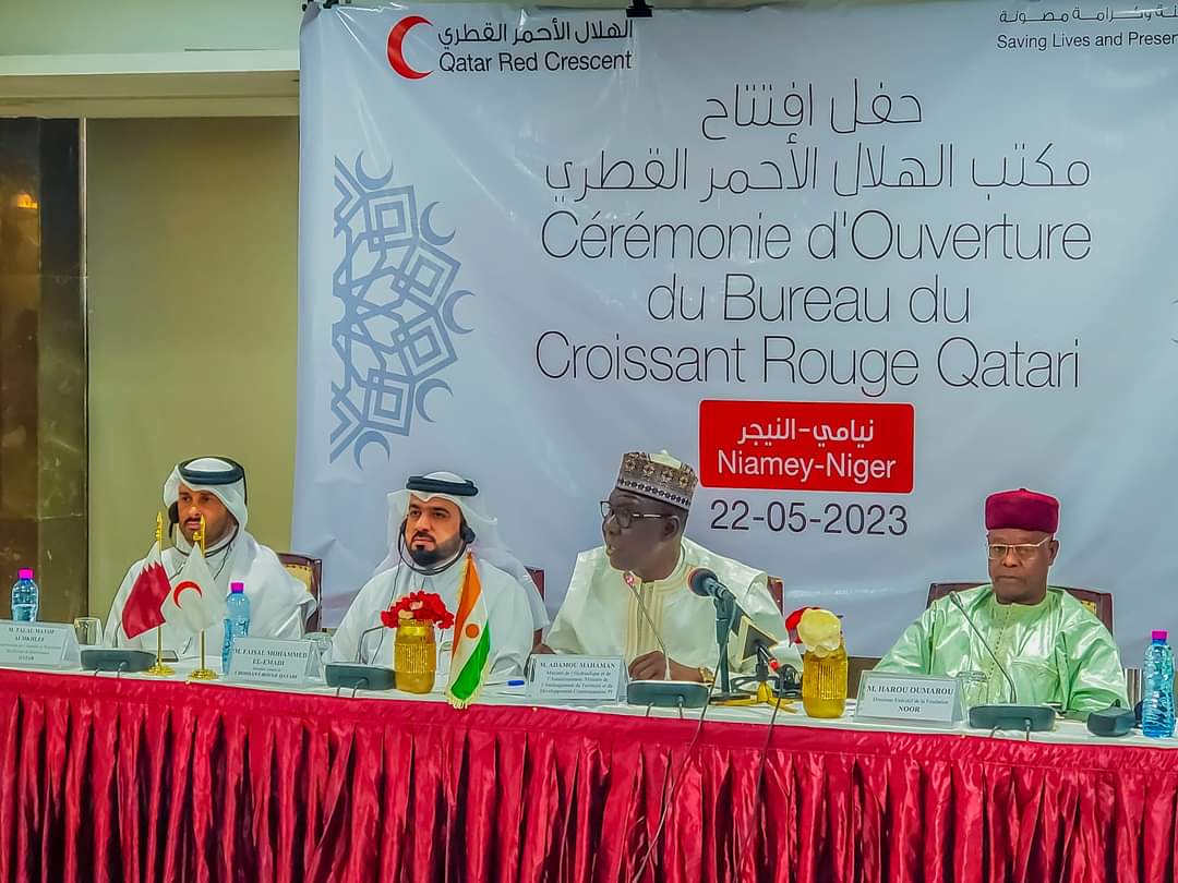MINISTRE_MHA's tweet photo. #Niger🇳🇪
Assurant l’intérim de mon homologue du Développement Communautaire et de l’Aménagement du Territoire, j’ai présidé la cérémonie officielle marquant la réouverture de la Représentation du Croissant Rouge Qatari au Niger. https://t.co/MuvPoLsSVv