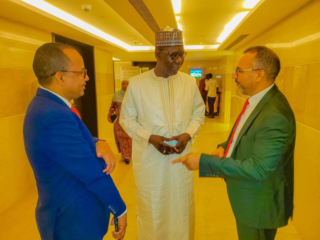 MINISTRE_MHA's tweet photo. #Niger🇳🇪
Assurant l’intérim de mon homologue du Développement Communautaire et de l’Aménagement du Territoire, j’ai présidé la cérémonie officielle marquant la réouverture de la Représentation du Croissant Rouge Qatari au Niger. https://t.co/MuvPoLsSVv