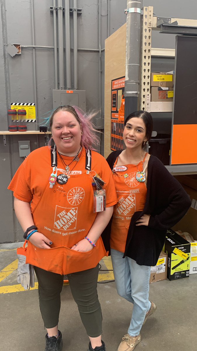 Who is selling sheds today Taylor and Arely at the might HD0541 @WhitefleetChris @NatashaNeidhart @verakwillems @laroldan32 @RushClay #freepaint