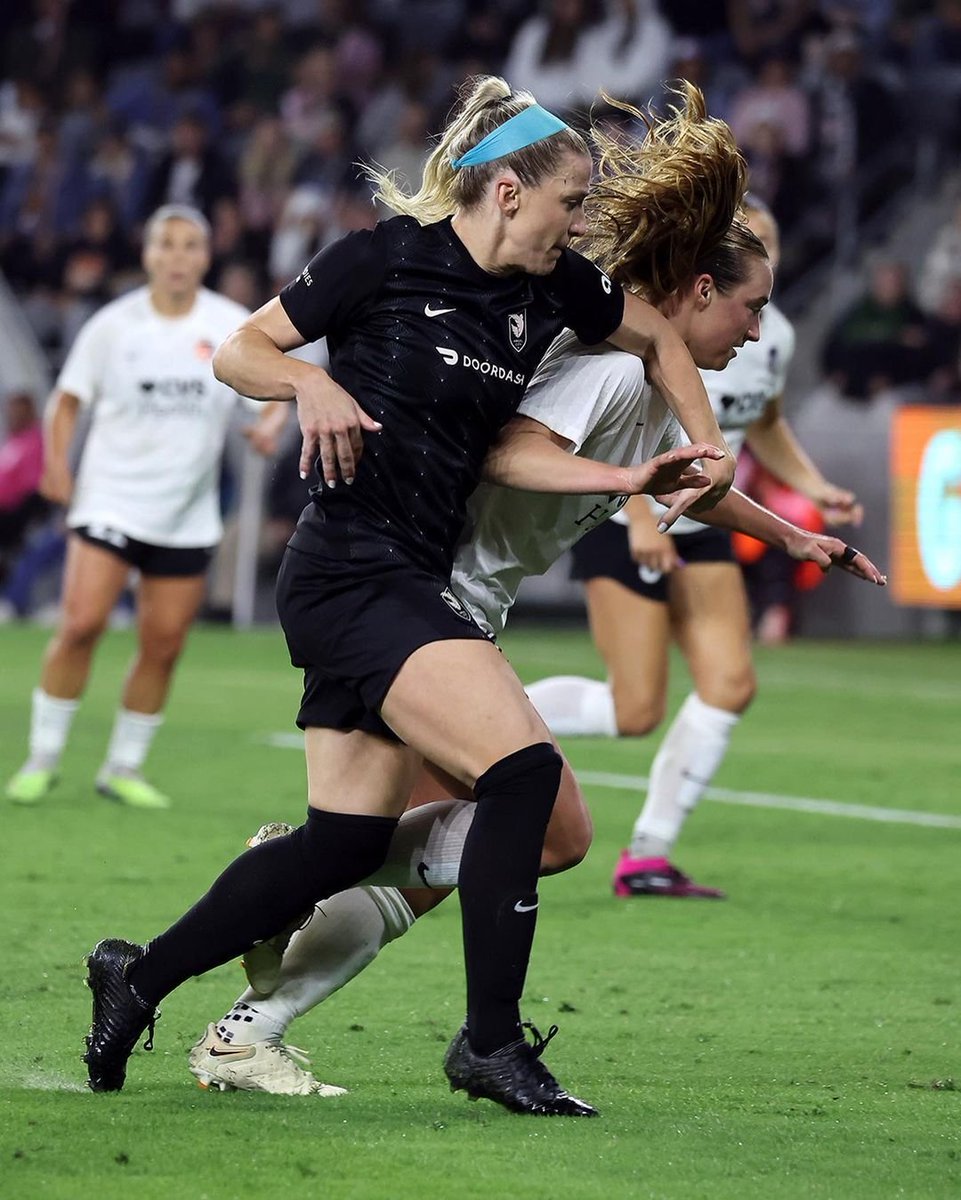 𝐑𝐎𝐃𝐀𝐃𝐀 𝟗 𝐂𝐎𝐍𝐓𝐈𝐍𝐔𝐀 💥🔥

Dando continuidade a rodada 9️⃣ da #NWSL segue o 🧵 de jogos de hoje.

🏠 OL Reign
🆚 Angel City
🏟️ Lumen Field
🕒 16:30
🏆 NWSL Shield
📺 DAZN Women's Football YouTube

#RGNvLA #AngelCityFC #ReignSupreme 

📸 @OLReign 
📸 @weareangelcity