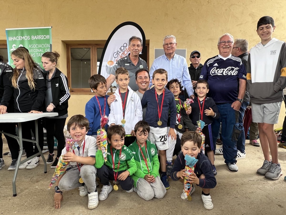 cdlastablas's tweet photo. Día grande de encuentro deportivo familiar. En Pradena Del Rincón. Gracias a su alcalde y vecinos por dejarnos compartir este día. @AvLasTablas https://t.co/qomE8Y0Tig