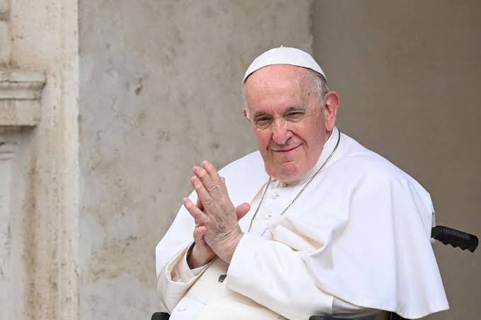 Tanju Özcan’dan Suriyeliler’le ilgili Ümit Özdağ’a tepki gösteren Papa’ya:

“Bana faydası olmayan kilisenin papazını s*****yim.”