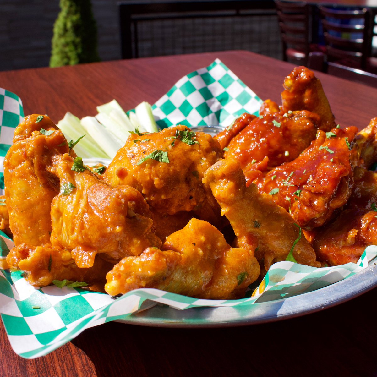 COME ENJOY SOME WINGS ON OUR PATIO! ☀️

Open daily at 11am. Pickup & Delivery available. Call for pickup: (773) 661-1573. View menu & delivery at beckschicago.com
 
#chicagobars #lincolnpark #lincolnparkchicago #chicagoeats #wings #chicagowings