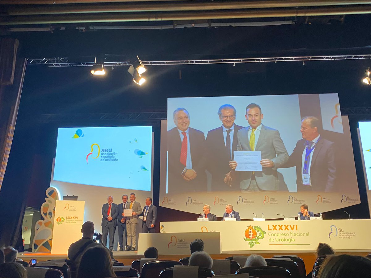 Truly honoured to receive the First Joaquin Albarrán Award from @InfoAeu in Granada🇪🇸. It is not an individual award, but a prize to the entire team @FPuigvert to which I am proud to belong. This is a team that, every day, works with passion, dedication and motivation.