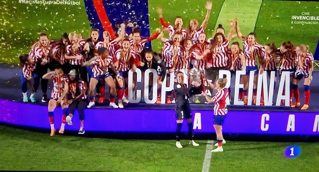 Enhorabuena @AtletiFemenino habéis llevado el lema del #Atleti al extremo. #NuncaDejesDeCreer 
Por @Amanda6sb
@Angela_Sosa_10 @meseguer15 @laiaaleixandri @ALudmilaSilva y otras muchas que derrocharon coraje y corazón 
Ánimo a las chicas del @realmadridfem  #CopaDeLaReina