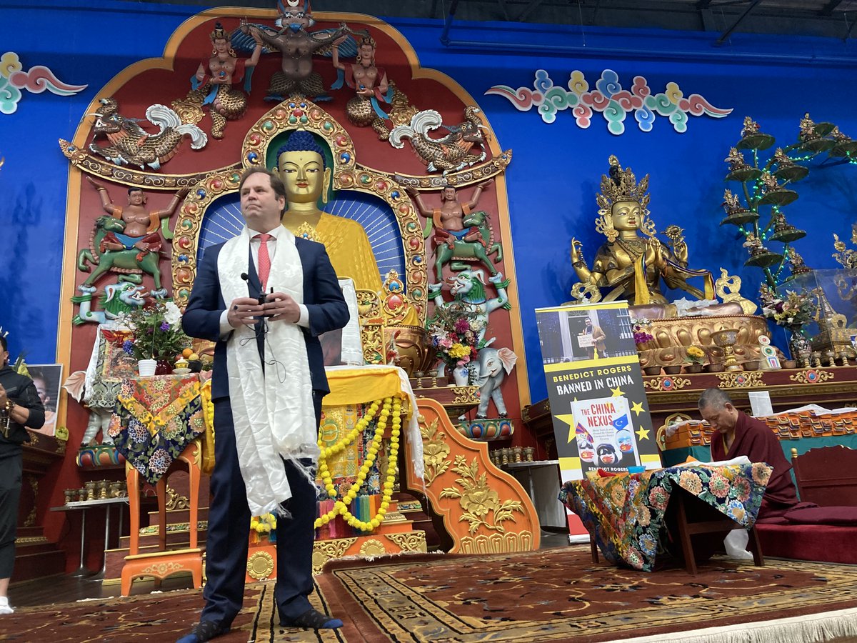 Wonderful to be introduced to the #Tibetan community in Toronto by my publisher, ally and friend in the #FightForFreedom, @DMCBaxendale of @opibooks 

If you don't yet have #TheChinaNexus, get your copy today: amazon.ca/China-Nexus-Ch…