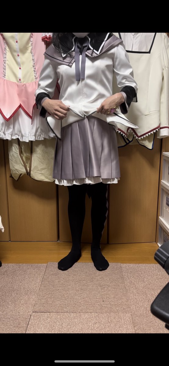 puffthree3's tweet photo. 最近フォロワーさんが増えたようなのであらためて自己紹介(๑•ᴗ•๑)
主に制服・コスプレ女装をやっています。
ふりふりなロングワンピ、肌触りすべすべな生地のスカート、身体にぴっちりフィットするコスが大好きです♥️ https://t.co/JrhPPggjEG