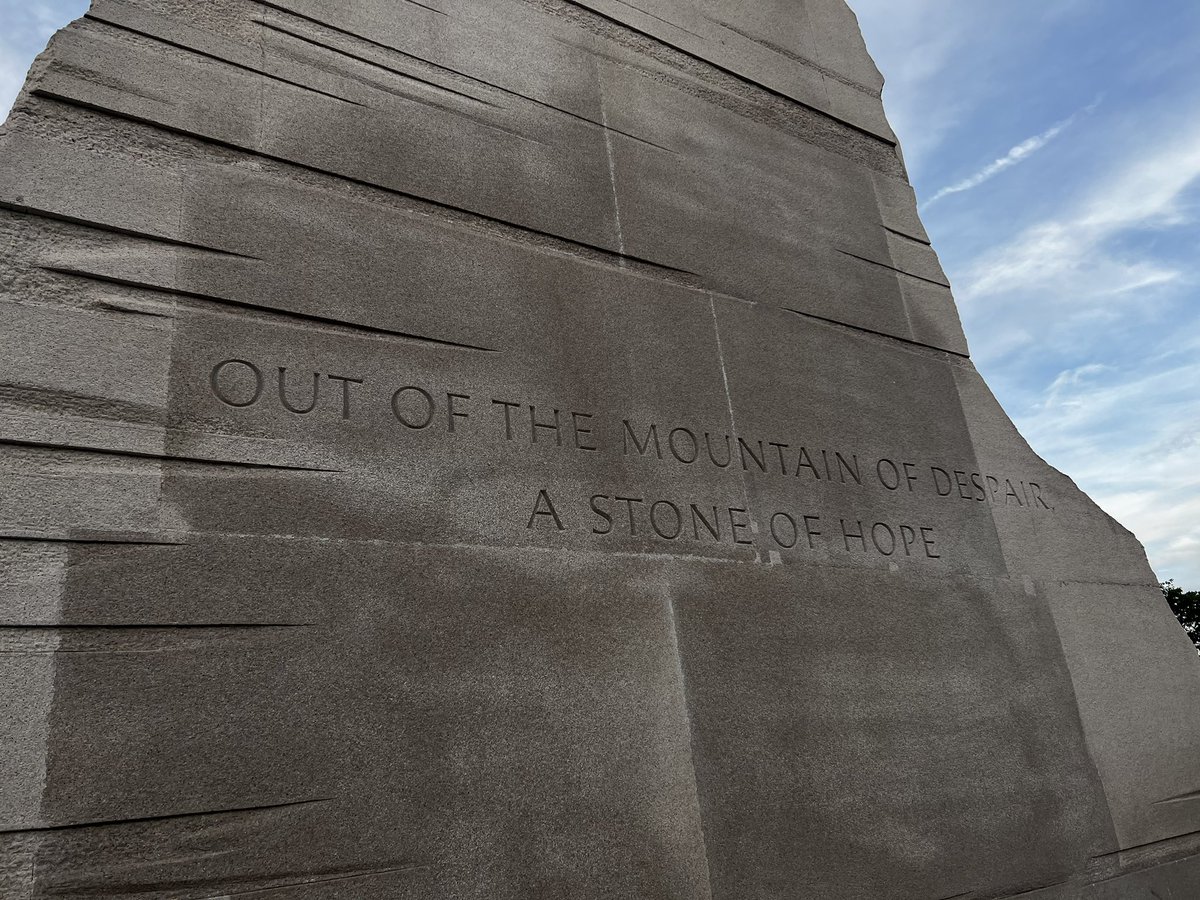 HolmesDCtrip's tweet photo. #BusLightyear visits the MLK Memorial! https://t.co/QHIsBdz8DK