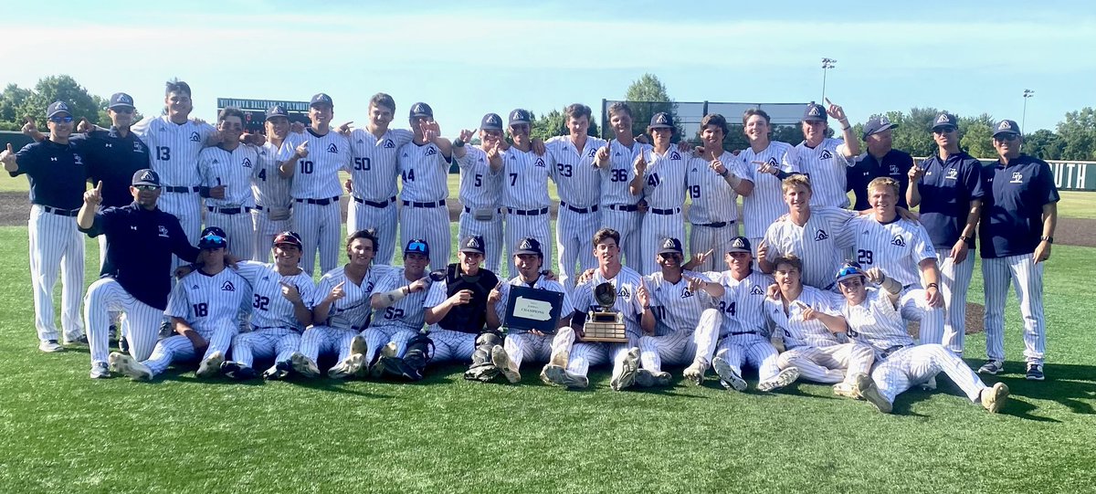 Friars (28-6) finish the job and win 6-4 over a tough Perk School to capture the 2023 PAISAA State 🏆 🔹Oschell (W) 6ip 5H 1ER 3K 🔹Stead 2-3 2B 3RBI 🔹Abate RBI R 🔹Tiffan (S) Congrats to all our players, coaches, families, and administration on another tremendous season ♥️