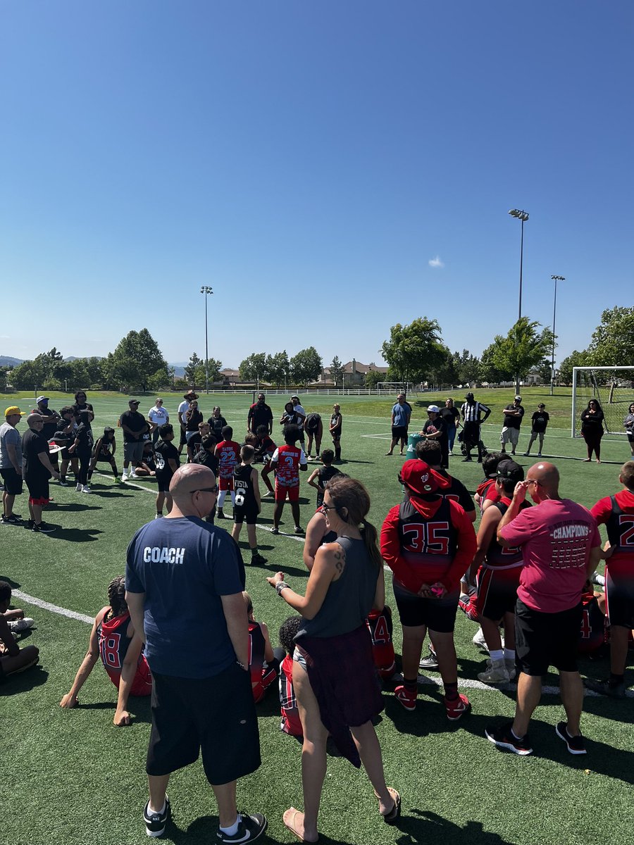 JoshfromBlast's tweet photo. Checking out the linemen comp here at the Vista Pop Warner 7v7/5v5 Tournament! 
#changingfundraising #raisemorekeepmore #joshfromblast https://t.co/0YsW9wMutw