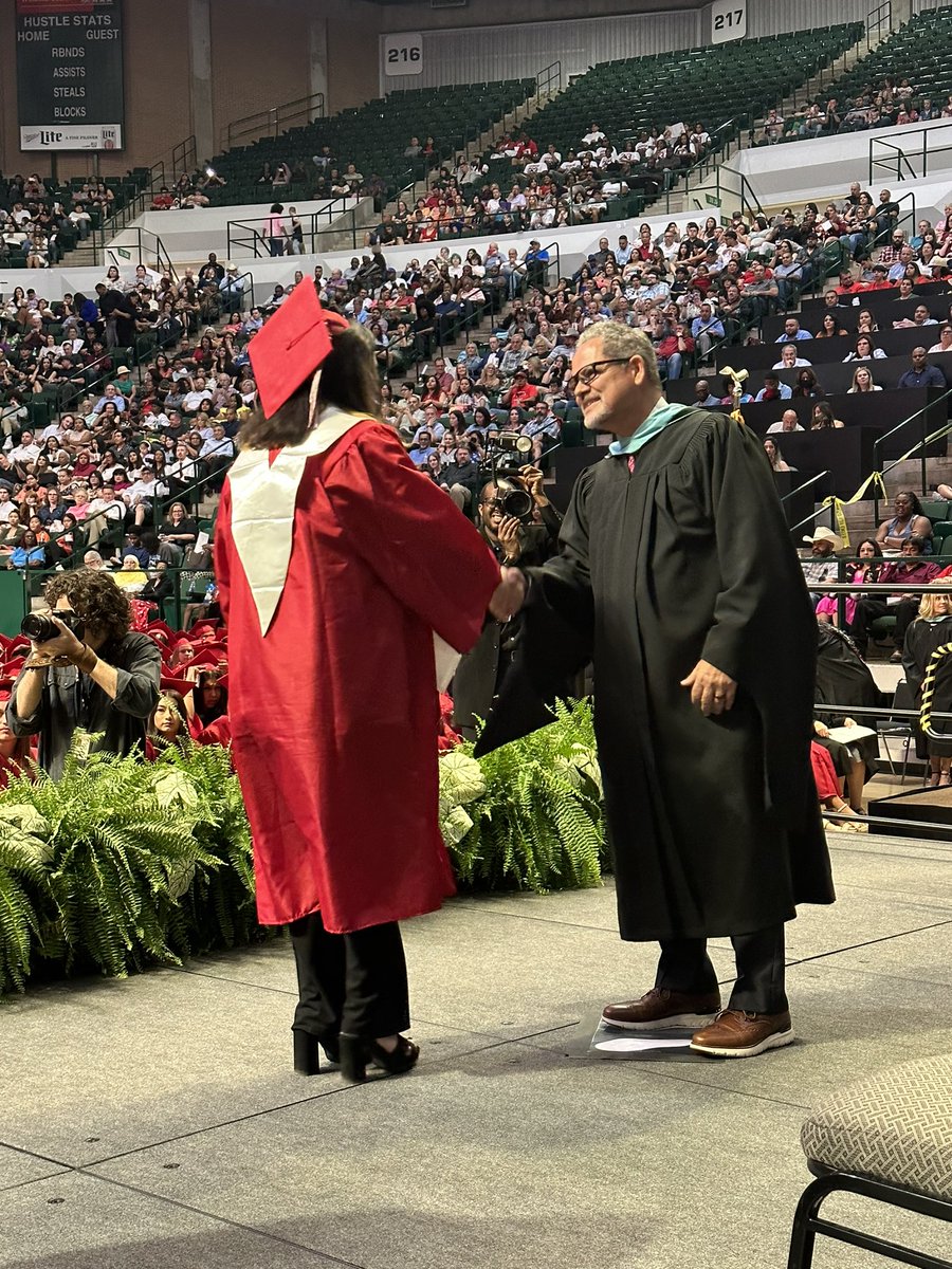 DlrMaggie's tweet photo. Congratulations to the #SeniorClass2023 #students & their support system #parents #family #friends #teachers #administrators @CreekviewLeads “Continue to pursue your passion���” @CFBISD https://t.co/bV3axFj87Z