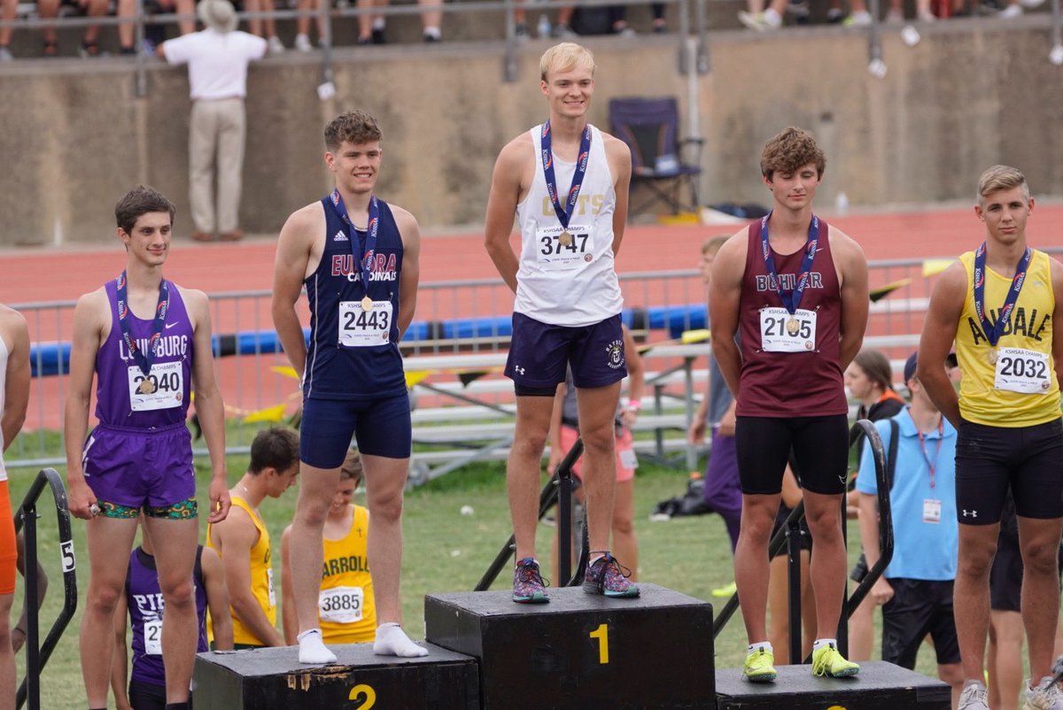 dejuangjr's tweet photo. The 2x 300H STATE CHAMPION🏆

@Jakemull_3 absolute LEGEND. One of the best all around athletes in Hayden HISTORY 🐐

#HaydenTF
#StateCats
#TheCatsAreHere🦁
📸 @Lil_Stewie44 https://t.co/lZ6tFVDEro