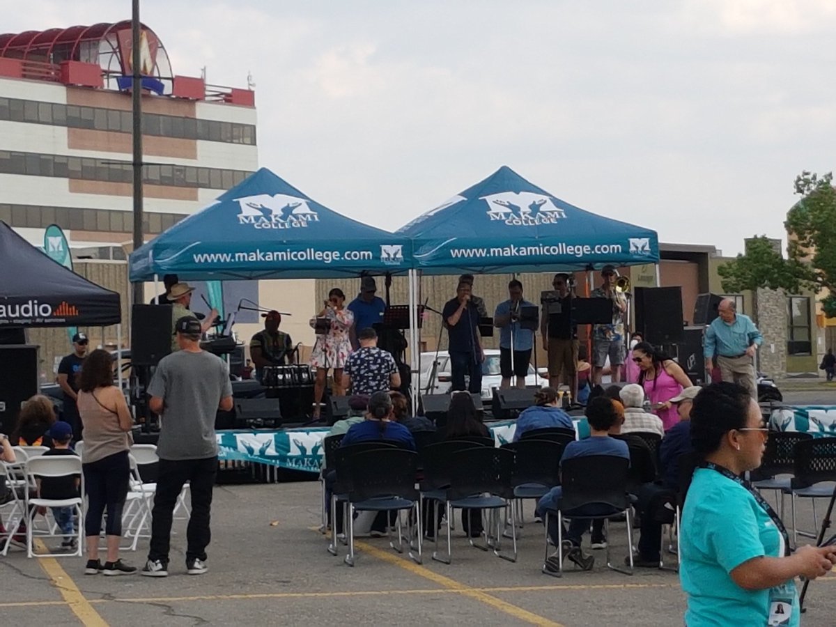 A great day to be outside dancing to a local Band @marlboroughmall @MaKamiCollege