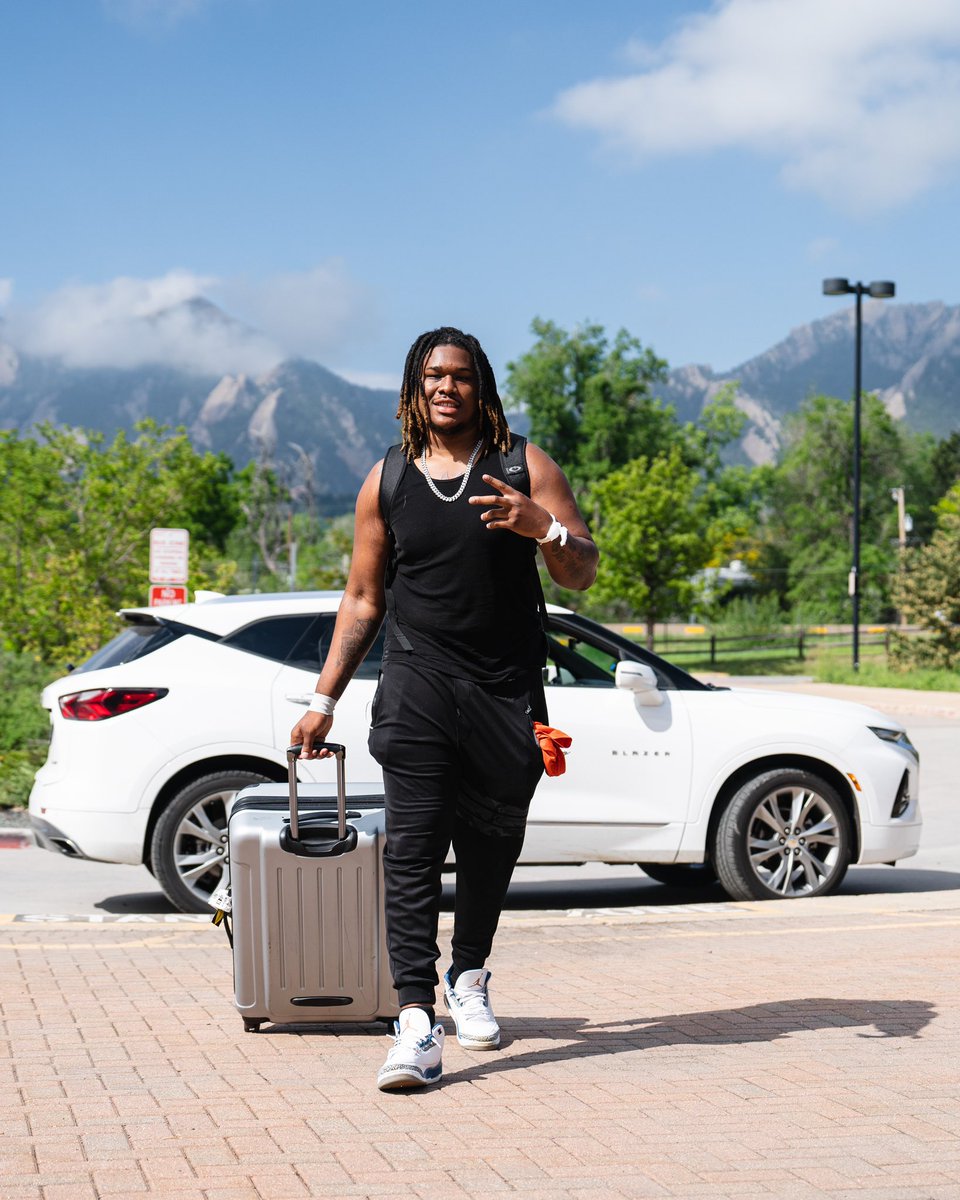 CUBuffsFootball's tweet photo. New Buffs in Boulder 🏠

#GoBuffs https://t.co/CTMt8YR5TK