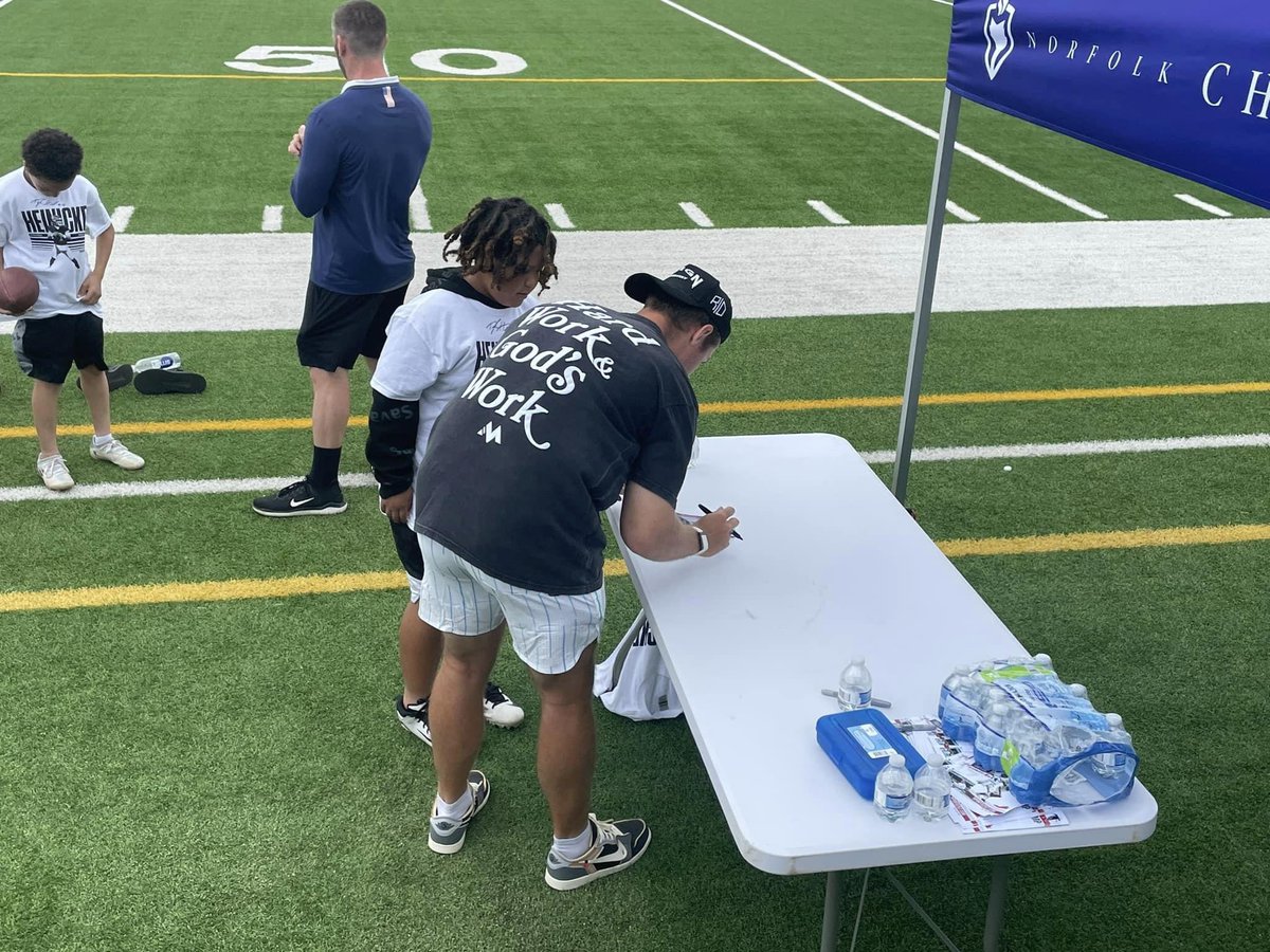 ravafit's tweet image. Taylor Heinicke Football Camp! Huge success. Thanks for having us! #ravafit @NorfolkTurf