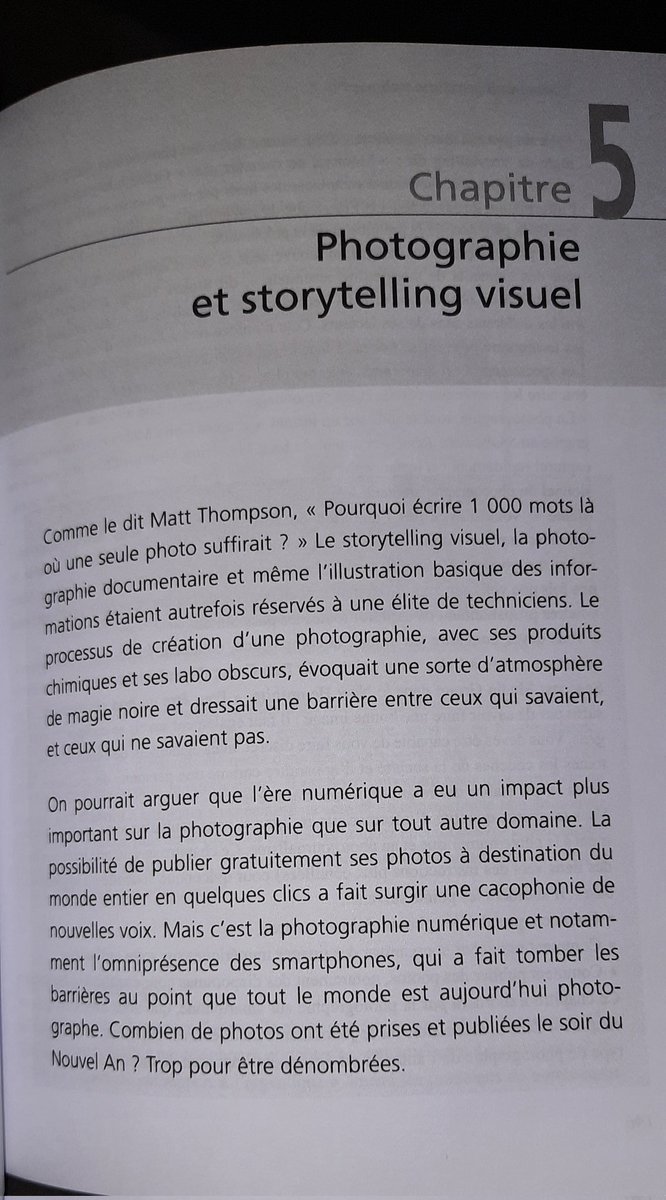 Aaron_92Sucess's tweet photo. J'aime lire les livres à papiers 📚📚📚 malgré toute la technologie existante. La sensation est unique.
#livres #bibliotehques #Techologies https://t.co/zGfNf2daRM