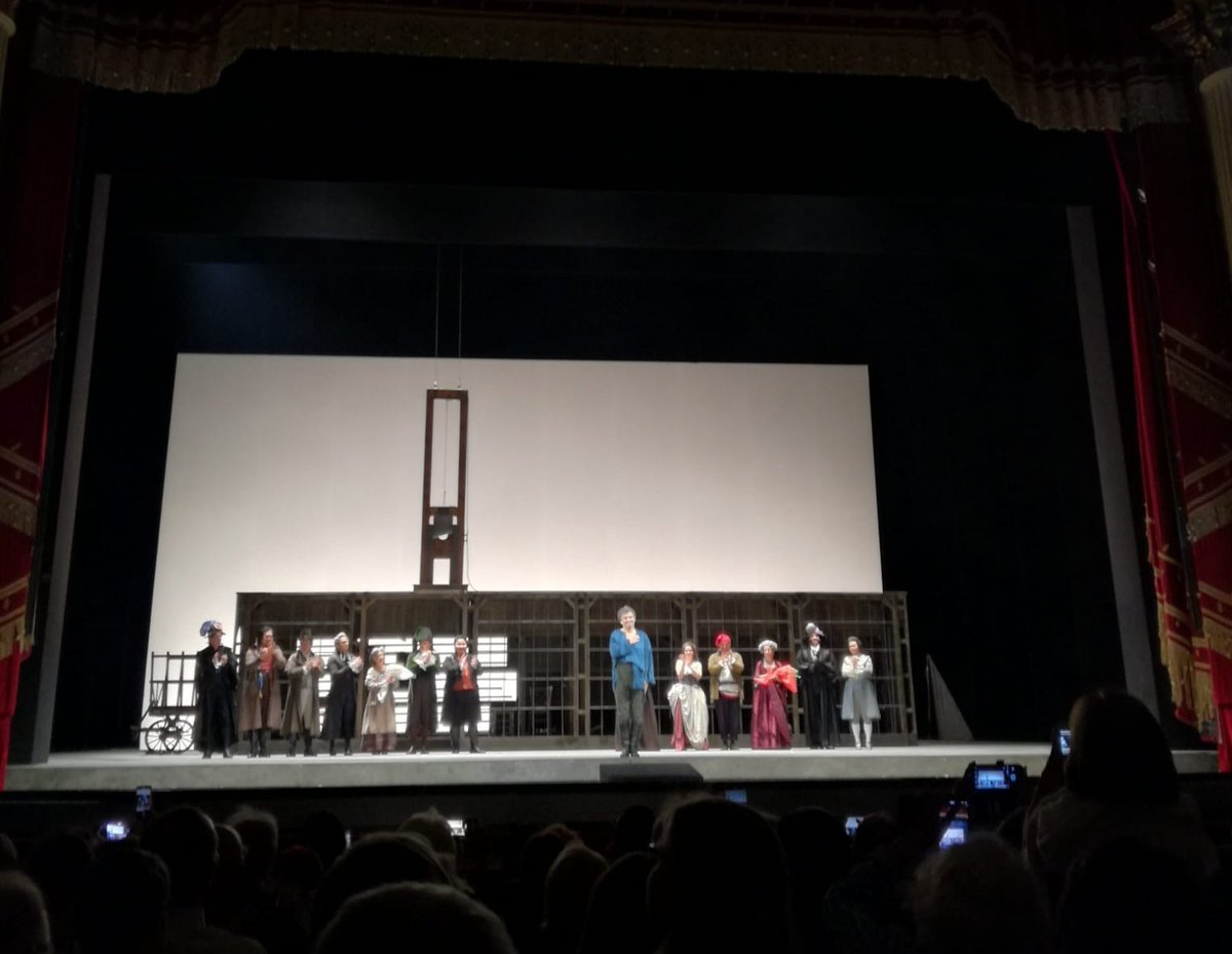 Mille mercis aux meilleurs collègues du monde de @francemusique 😘 Découvrir le @teatroallascala, entendre un cast stratosphérique avec @tenorkaufmann & @sonyayoncheva et frissonner entourée d'italiens passionnés.. 'Amor infinito' comme dit Andrea Chénier ❤