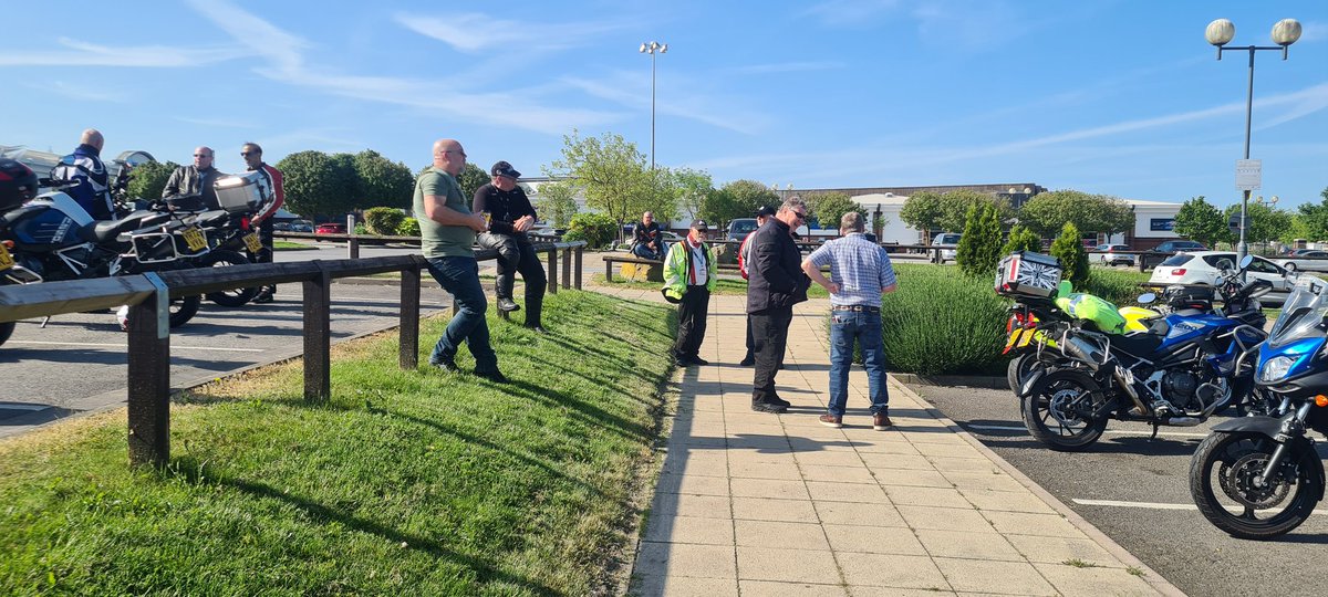 Sheff_IAMBike's tweet photo. SAM Saturday Meet - 27 May 2023

#sheffieldadvancedmotorcyclists #sam #iamroadsmart #iam #IPSGA #advancedmotorcyclists #roadsafety #survivalskills #advancedskills #advancedtraining #roadcraft #observation #planning #advancedroadcraft #motorcycle #motorbike #motorcyclist #bikeclub https://t.co/14YsmSN00t