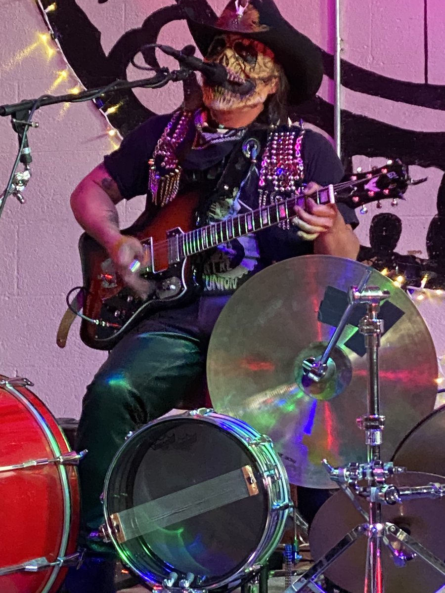 By far the most unique (&amp; loudest) <a href="/FreestoreFB/">Freestore Foodbank</a> event  that I attend w/ <a href="/KurtReiber/">Kurt Reiber</a> Punks Care 2 raising awareness, funds and helping to feed our neighbors in need! #EndHunger 🎸🤘🎶