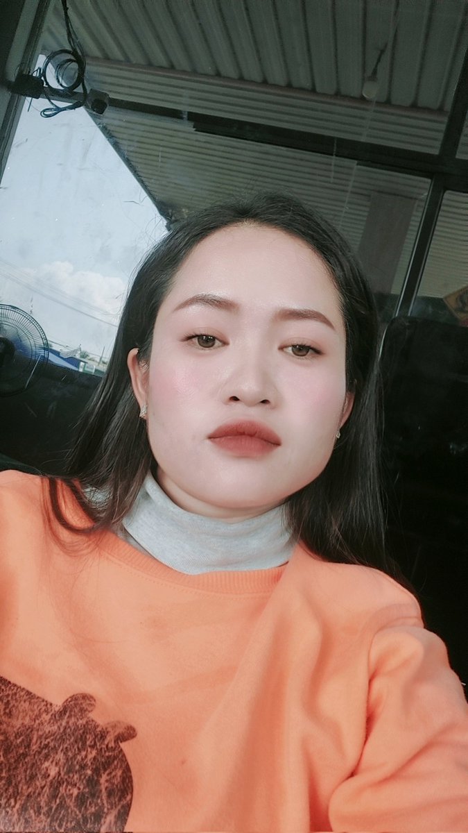 kakrona46282662's tweet image. មើលមុខមាត់គេផងអាពៅ😏😙😄