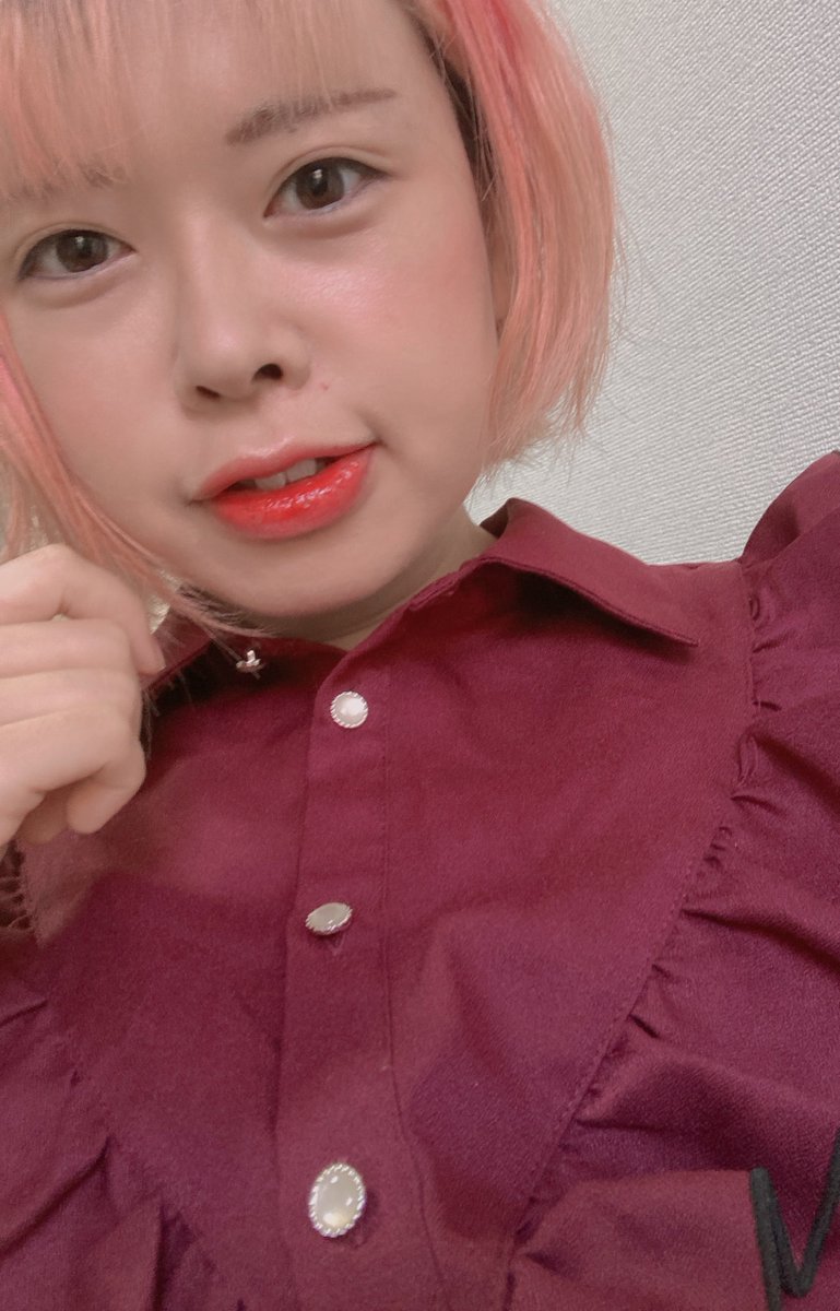 久々にメイクしてお出かけ💄
一人旅🎵
体調悪くならないといーな😣💦 https://t.co/AQX2fArJCn… https://t.co/iUi1LV0Q4I