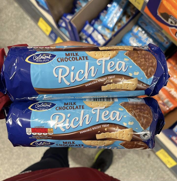 Spotted 👀👀 in 
Did you know that milk chocolate rich tea biscuits existed? These are 9

#burger #celebrations #toffeenutlatte #newfoodfind #hashbrowns #fullenglishbreakfast #cookedbreakfast #yummygummy #fizzycolabottles #newsnacks #newsnacksuk #newfinds #hashbrowns #tampaweed