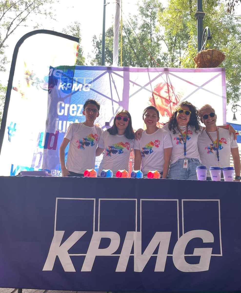 Estamos haciendo historia. @KPMG_talento @KPMGMEXICO presentes en la segunda feria del empleo de @PrideConMX 🏳️‍🌈🏳️‍⚧️ En pro de un futuro en donde tengamos igualdad de oportunidades.